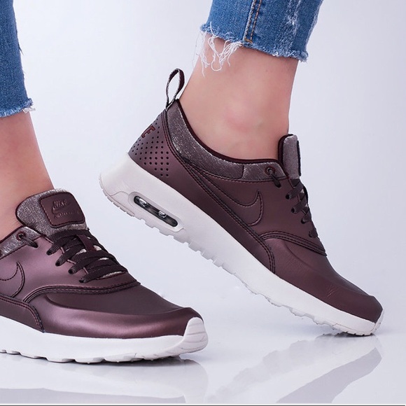 NWT Nike Air Max Thea PRM MTLC Mahogany WMNS NWT NWT Nike Air Max Thea PRM MTLC Mahogany WMNS NWT